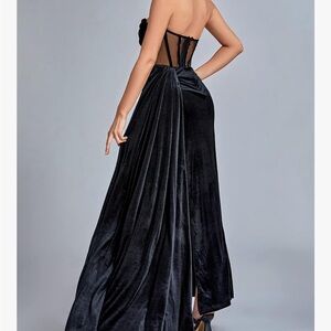 Elegant Black Strapless Evening Gown